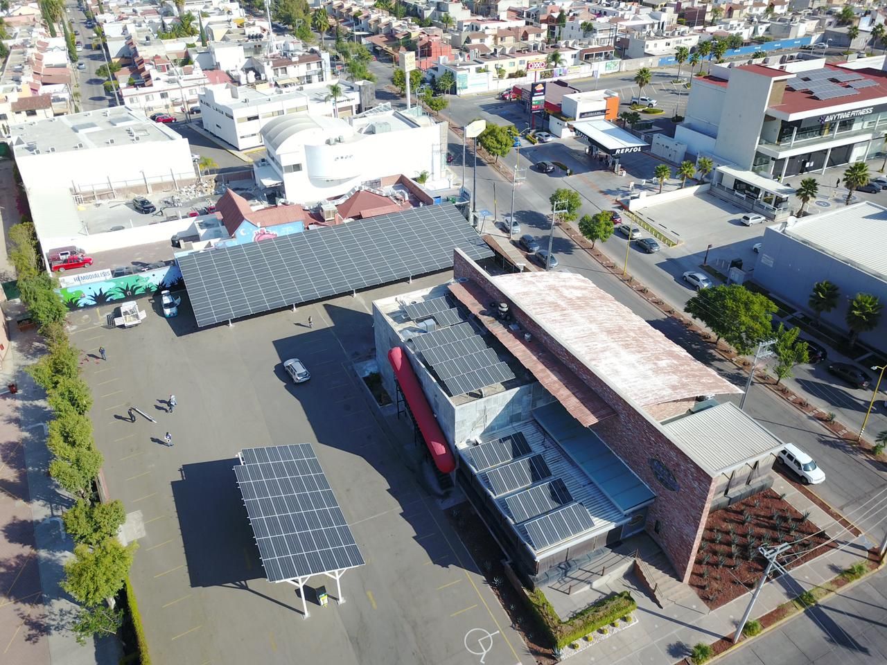 Instalación de paneles solares de 144 kWp en Almacén del Bife, Aguascalientes