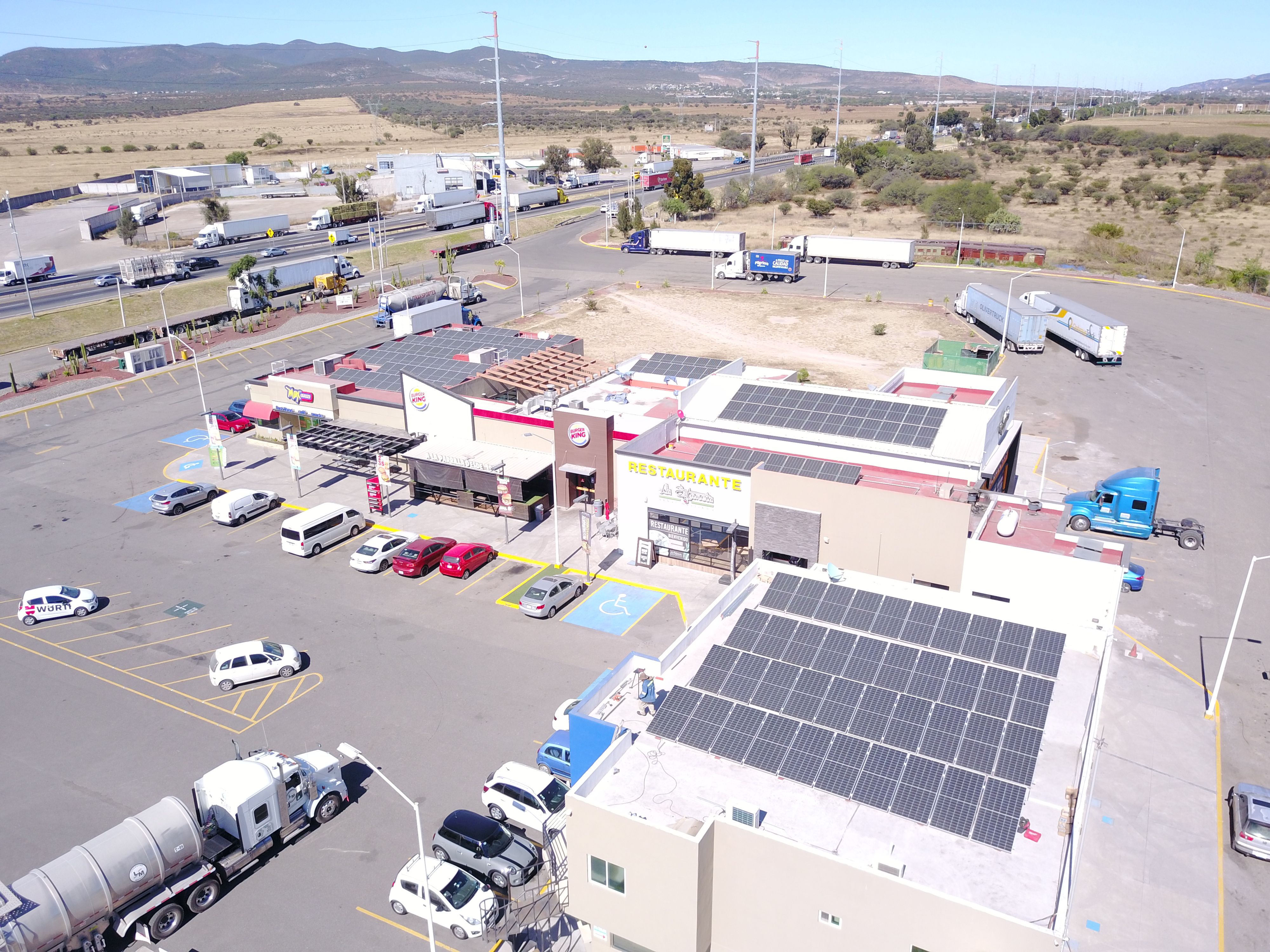 Instalación de paneles solares de 60 kWp en GasoMax Españita, San Luis Potosí